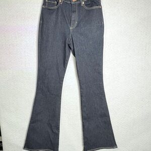 Banana Republic High Rise Flare Jeans
Size 27 Like New!